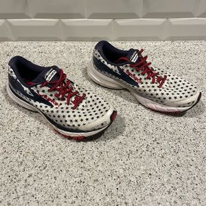 Brooks Launch 3 running shoes - women's size 9